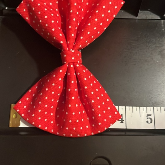Red polka dots bow - Picture 4 of 4